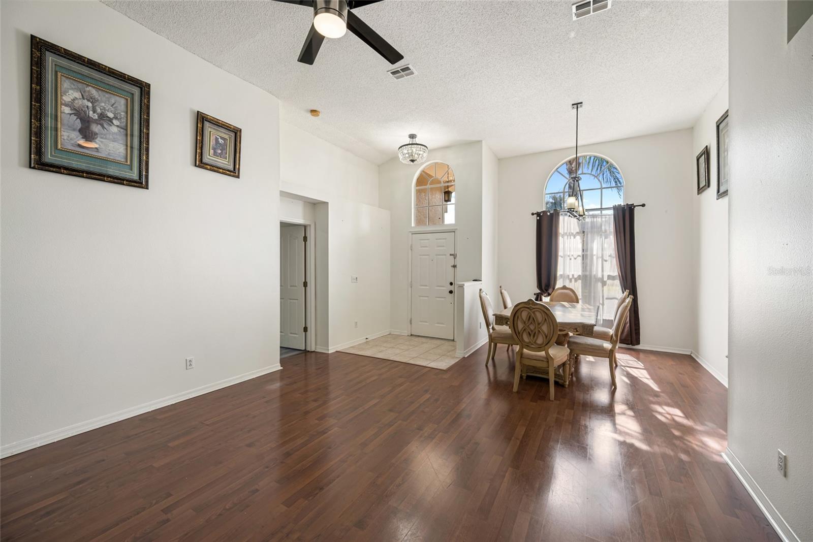 Image 7 of 52 For 10028 Oasis Palm Dr