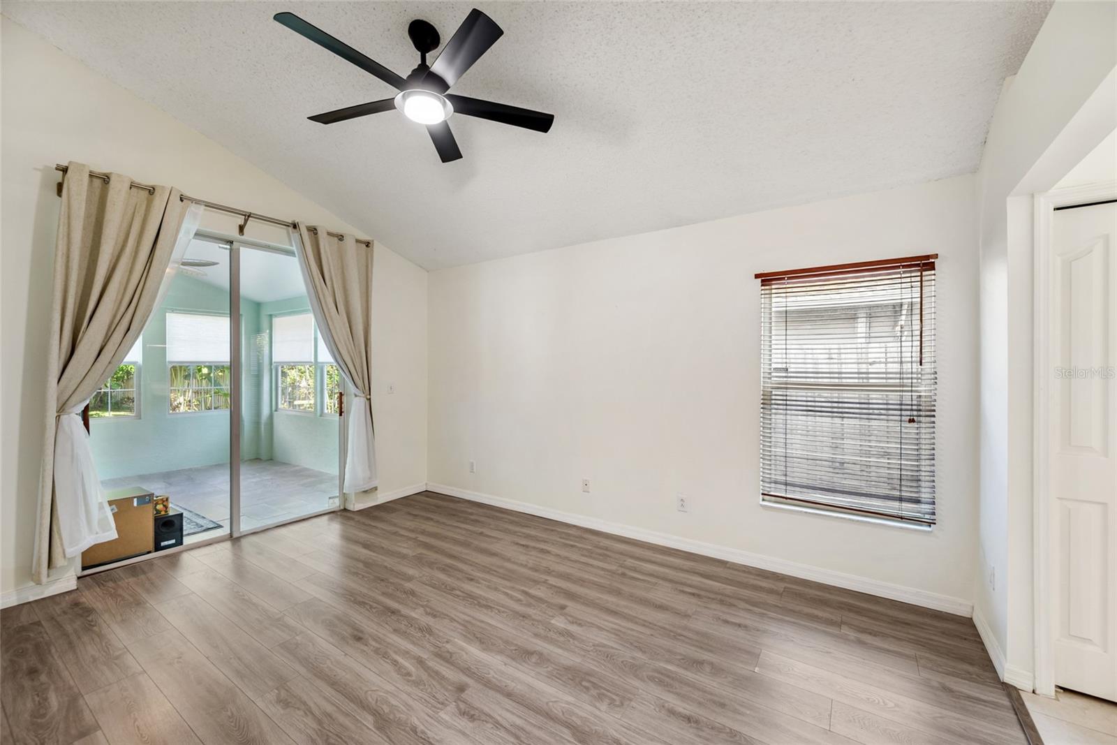 Image 8 of 52 For 10028 Oasis Palm Dr