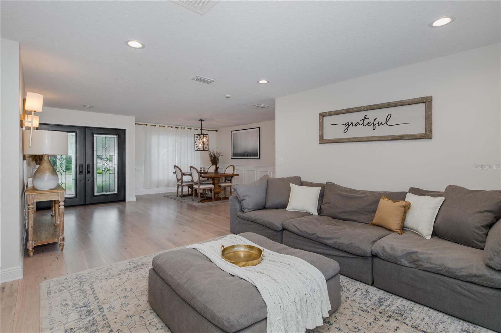 Image 13 of 77 For 3139 Hyde Park Drive