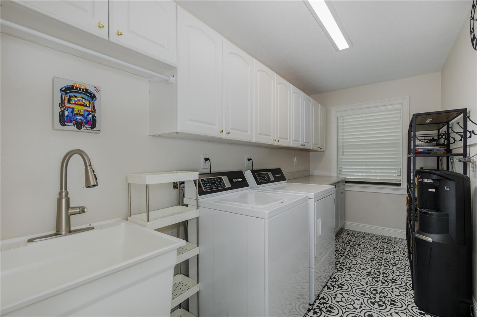 Image 35 of 77 For 3139 Hyde Park Drive