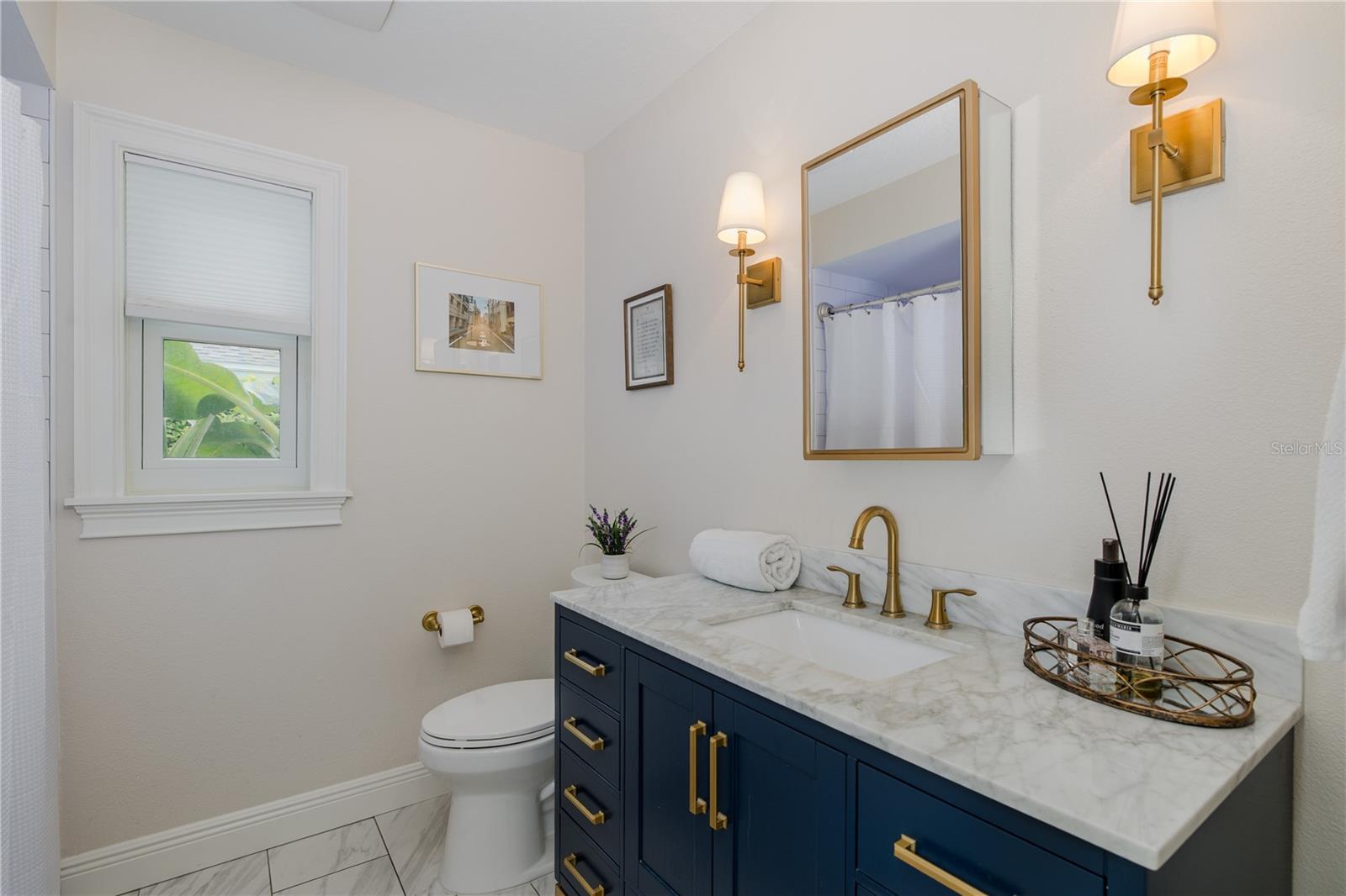 Image 39 of 77 For 3139 Hyde Park Drive