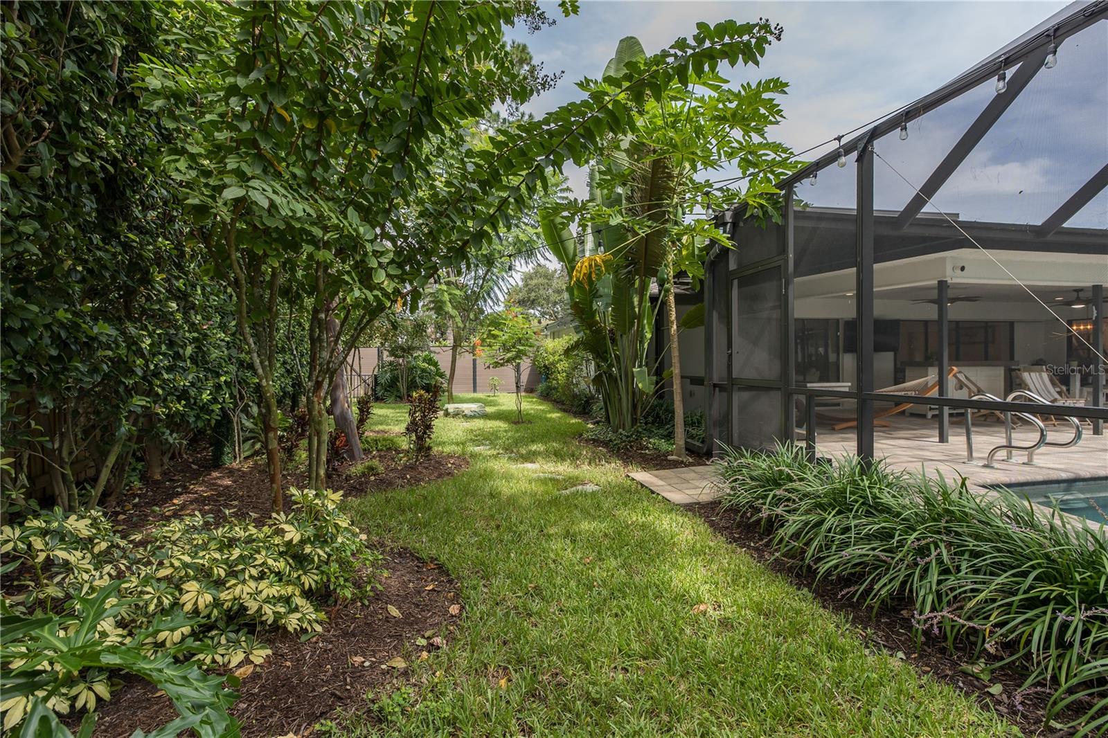 Image 63 of 77 For 3139 Hyde Park Drive