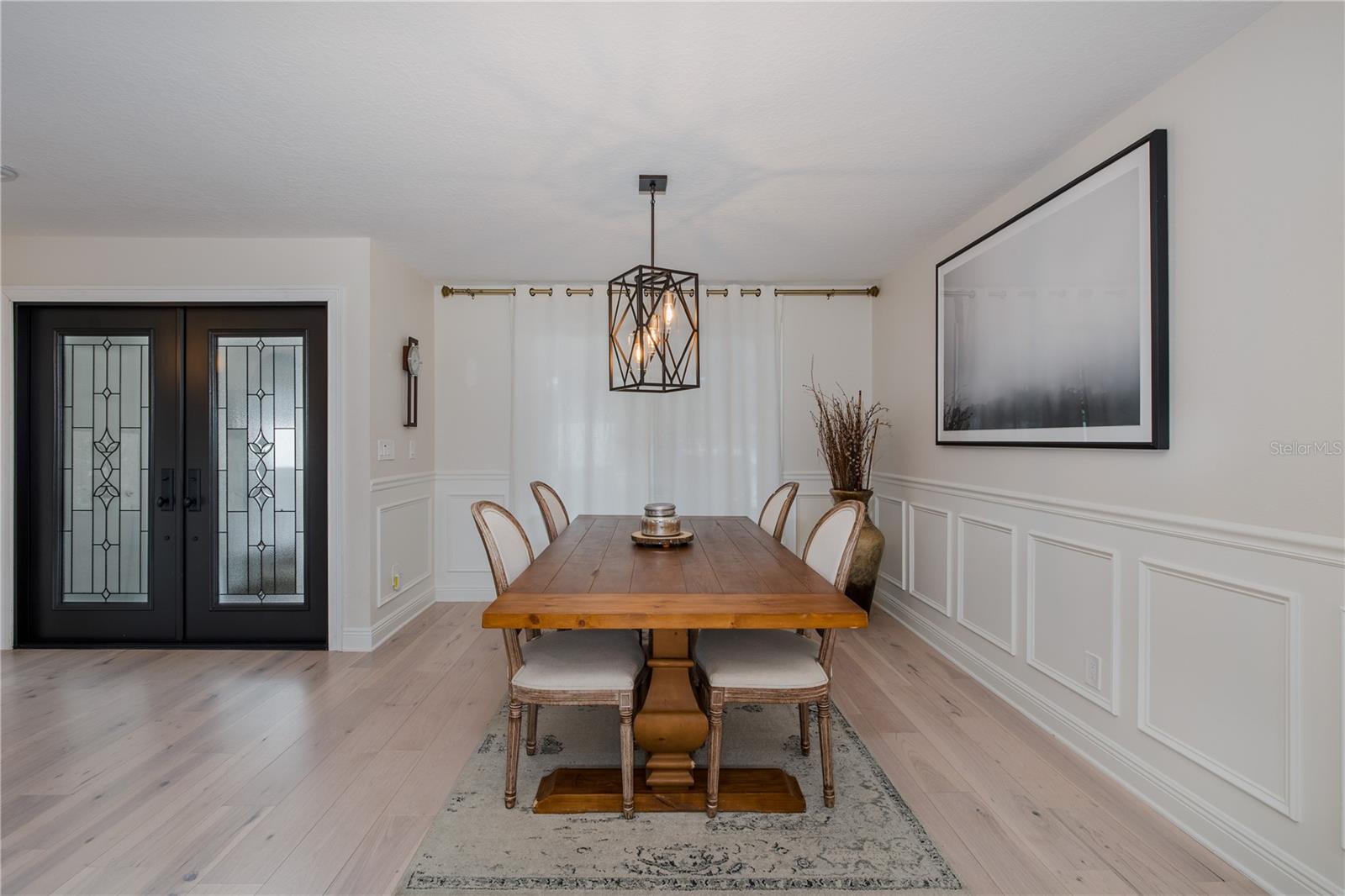 Image 9 of 77 For 3139 Hyde Park Drive