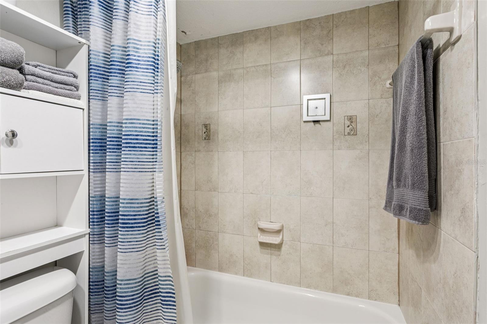 Image 21 of 25 For 4718 Christa Court 314