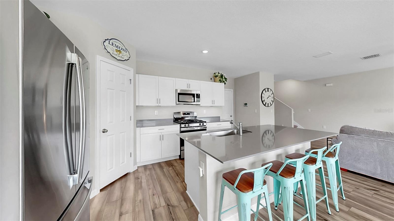 Image 14 of 39 For 12914 Camarillo Place