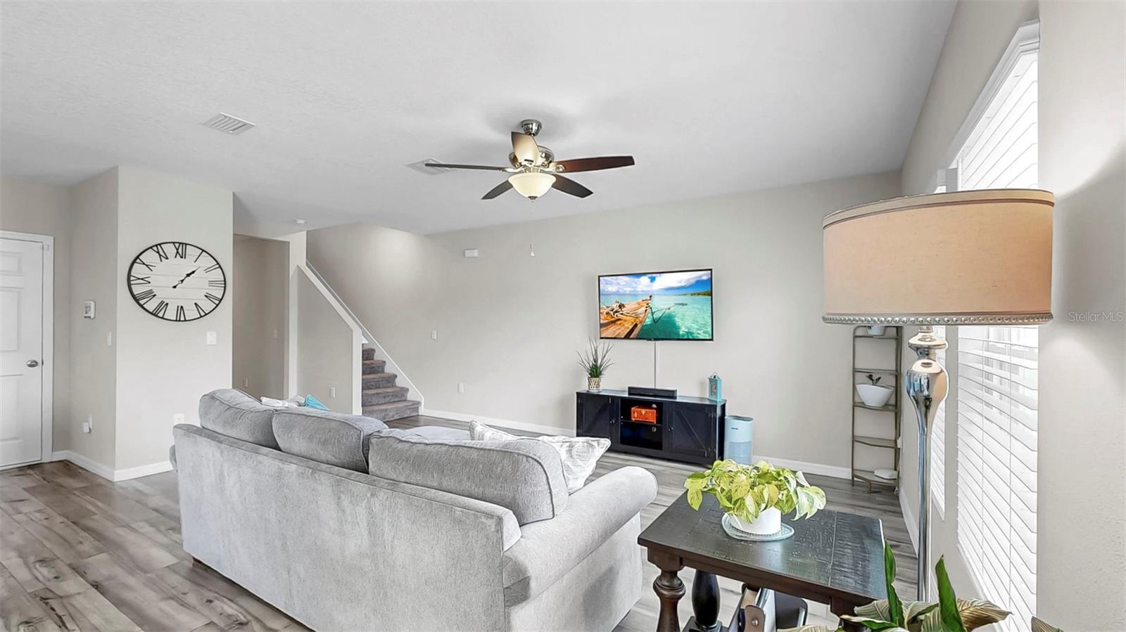 Image 19 of 39 For 12914 Camarillo Place