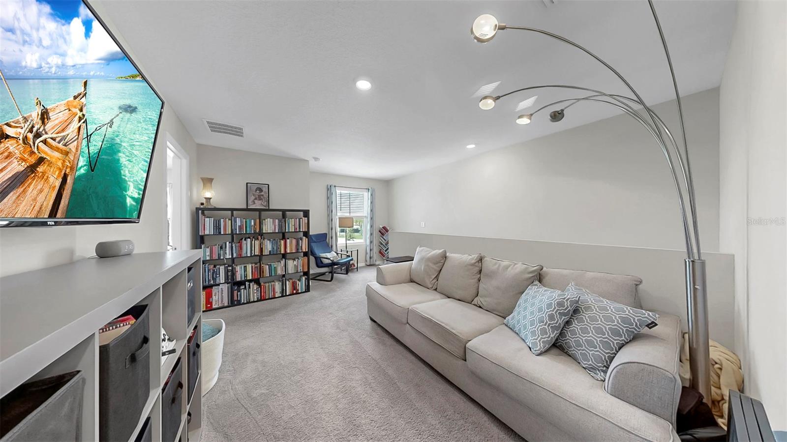 Image 25 of 39 For 12914 Camarillo Place