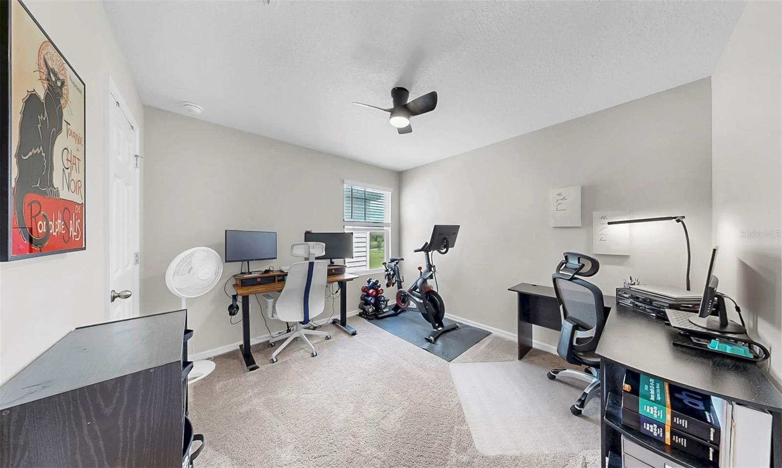 Image 27 of 39 For 12914 Camarillo Place