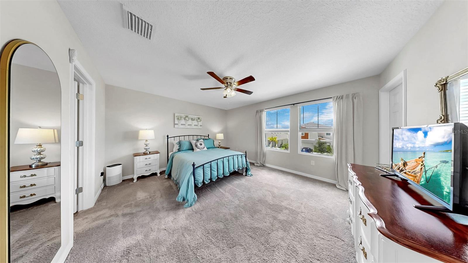 Image 31 of 39 For 12914 Camarillo Place