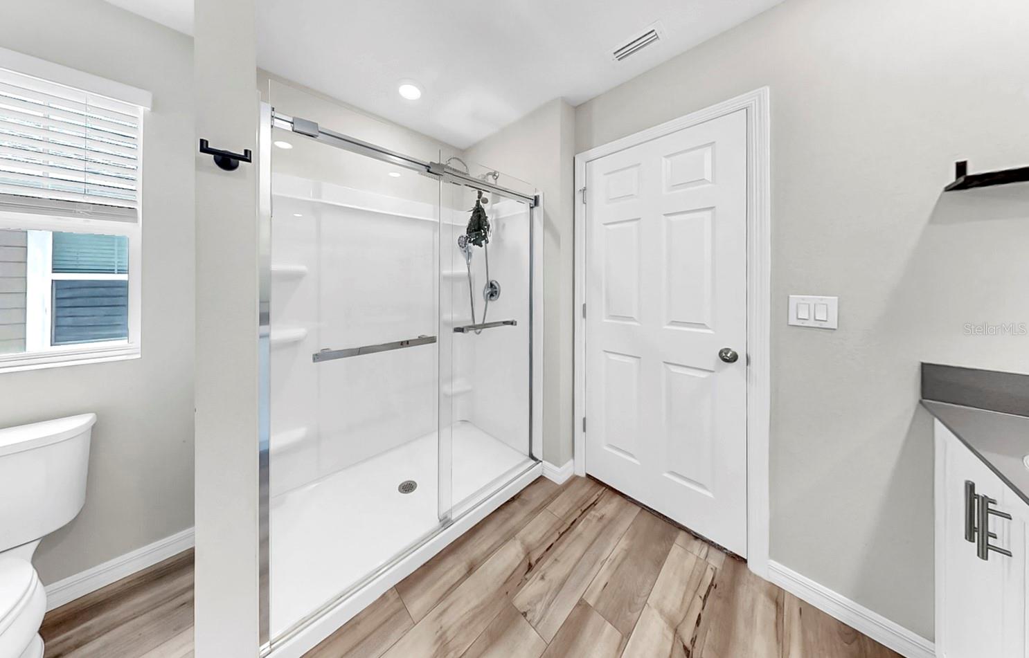Image 34 of 39 For 12914 Camarillo Place