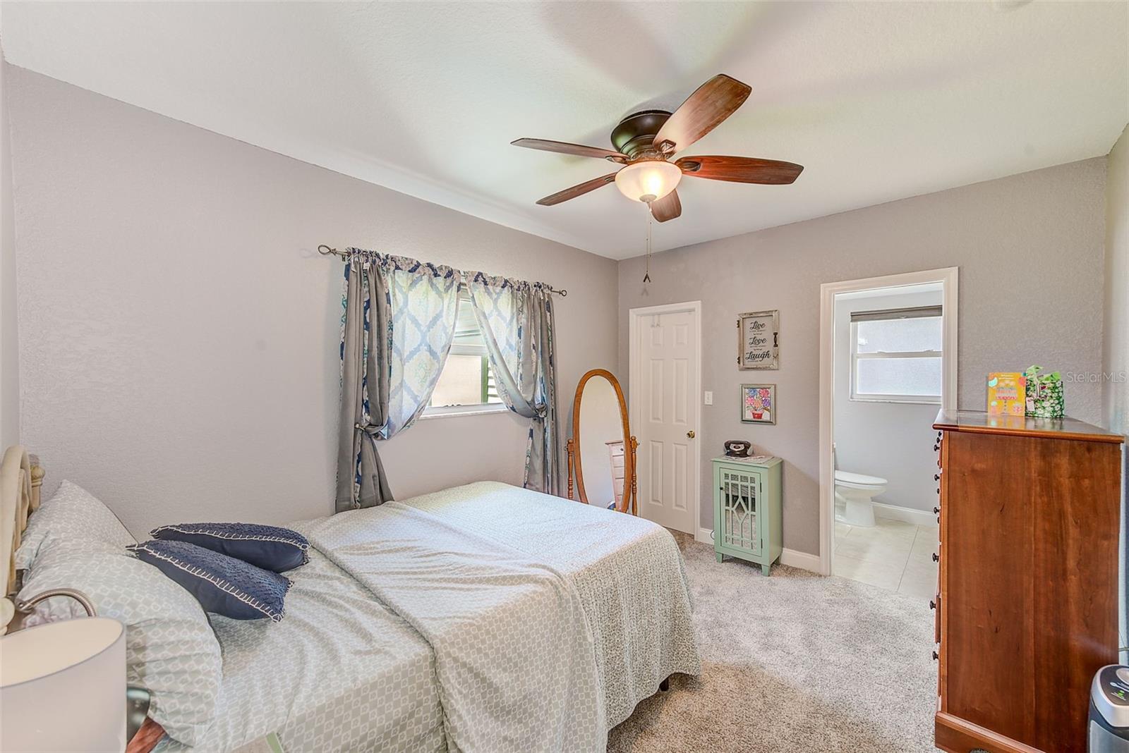 Image 13 of 30 For 808 Ewing Avenue