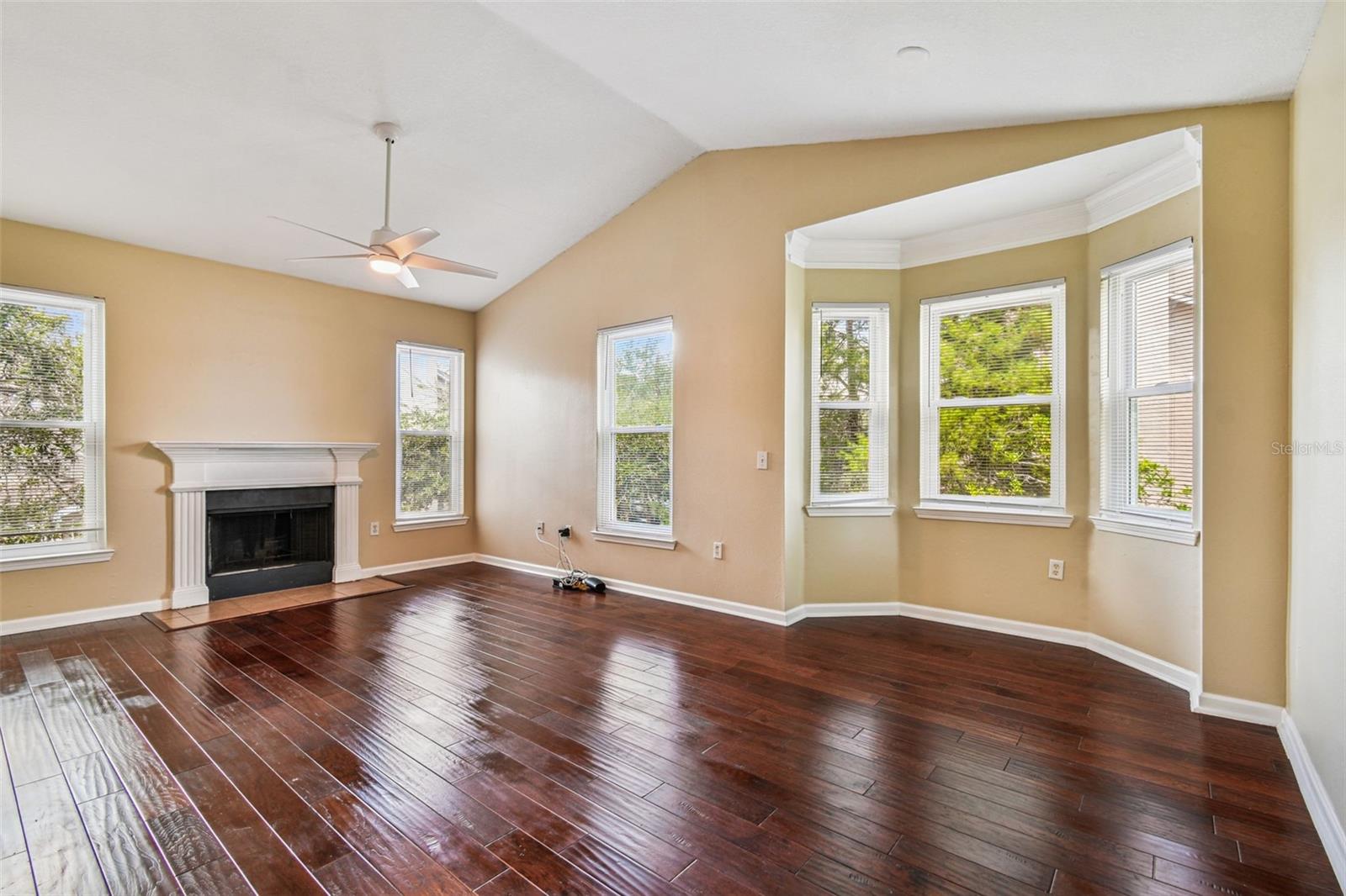 Listing photo id 8 for 10416 Villa View Circle