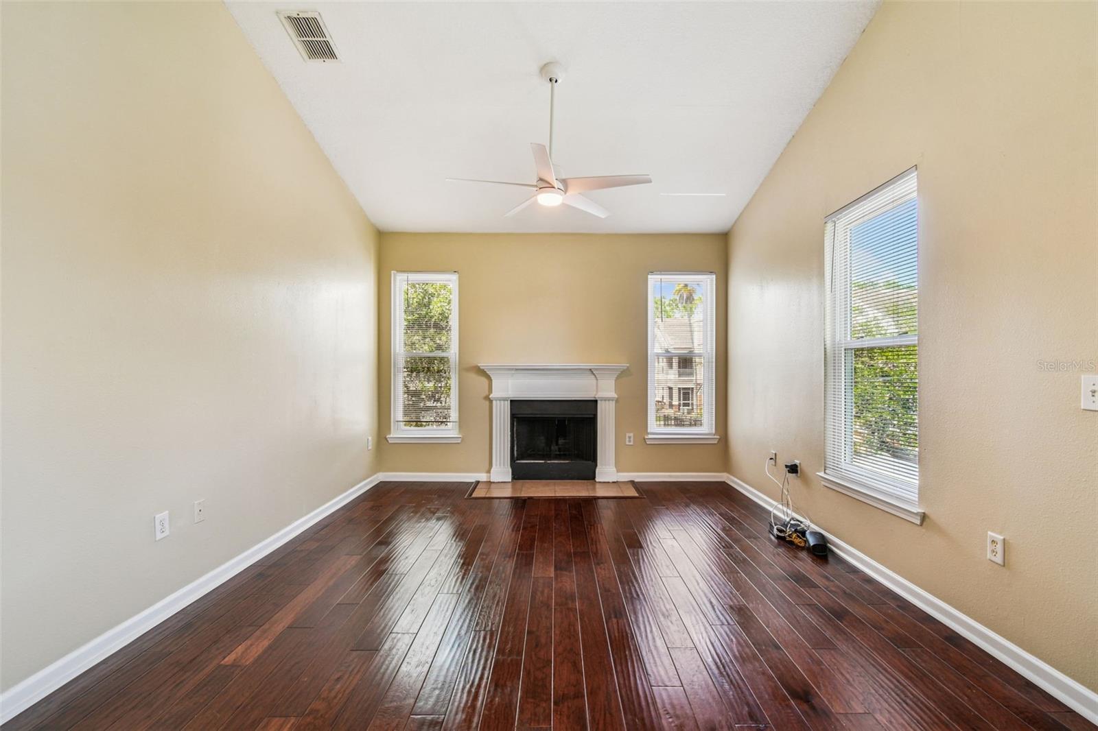 Listing photo id 12 for 10416 Villa View Circle