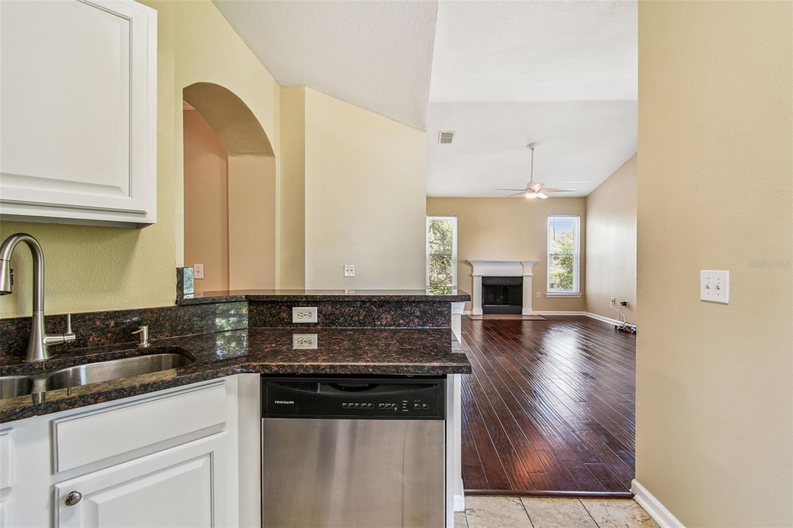 Listing photo id 21 for 10416 Villa View Circle