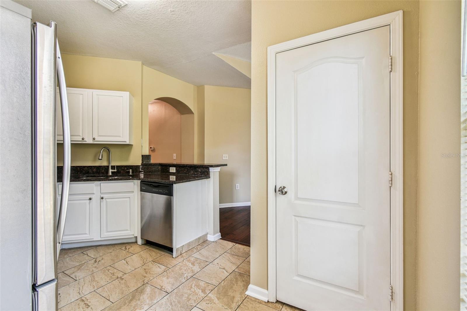 Listing photo id 25 for 10416 Villa View Circle