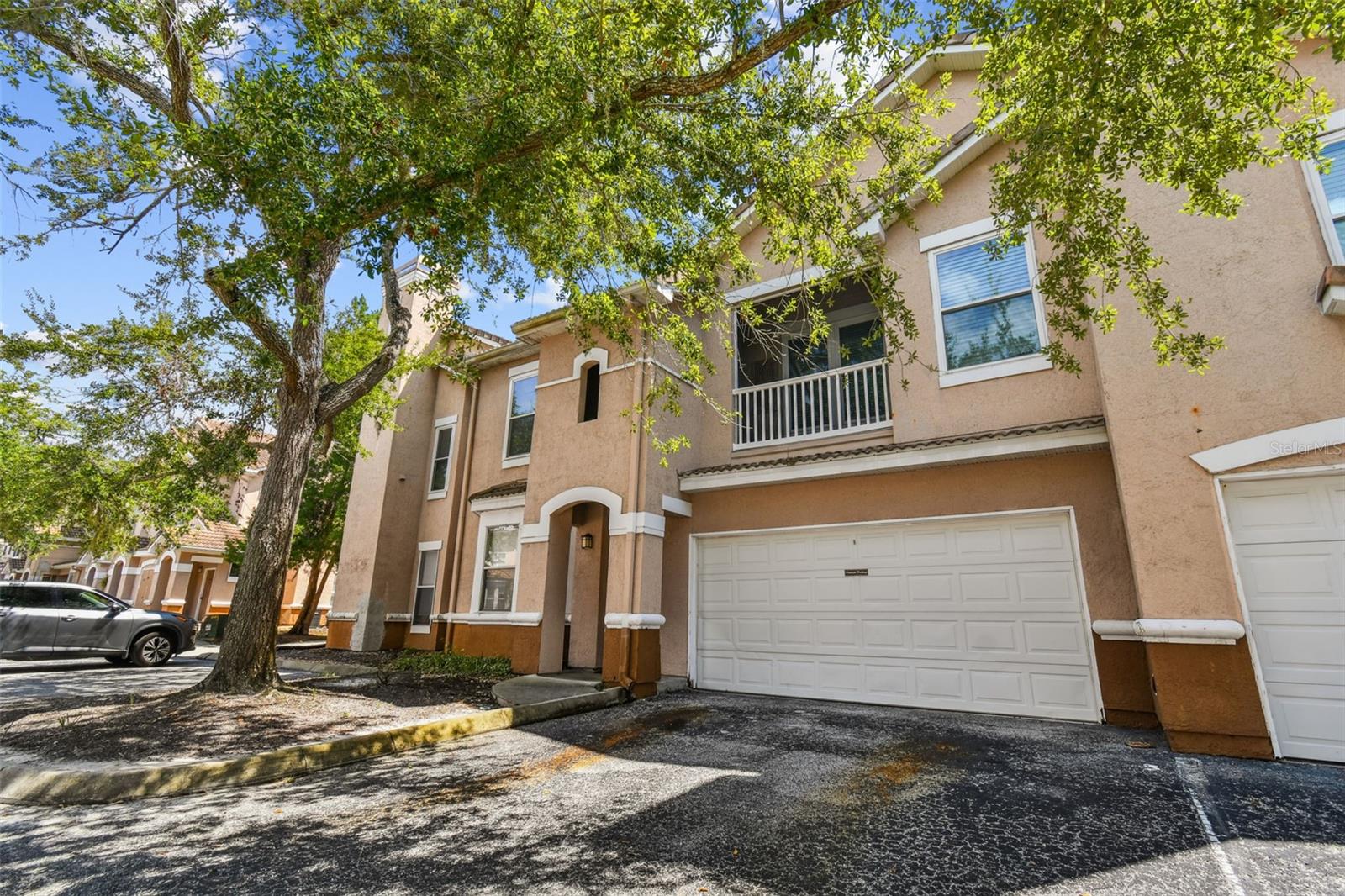 Listing photo id 1 for 10416 Villa View Circle