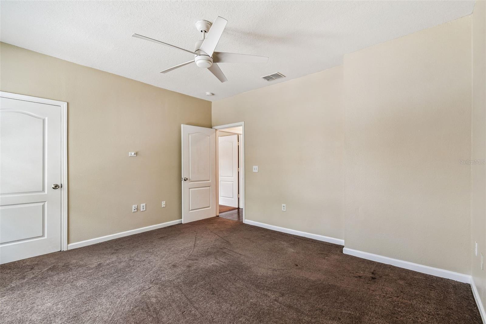 Listing photo id 39 for 10416 Villa View Circle