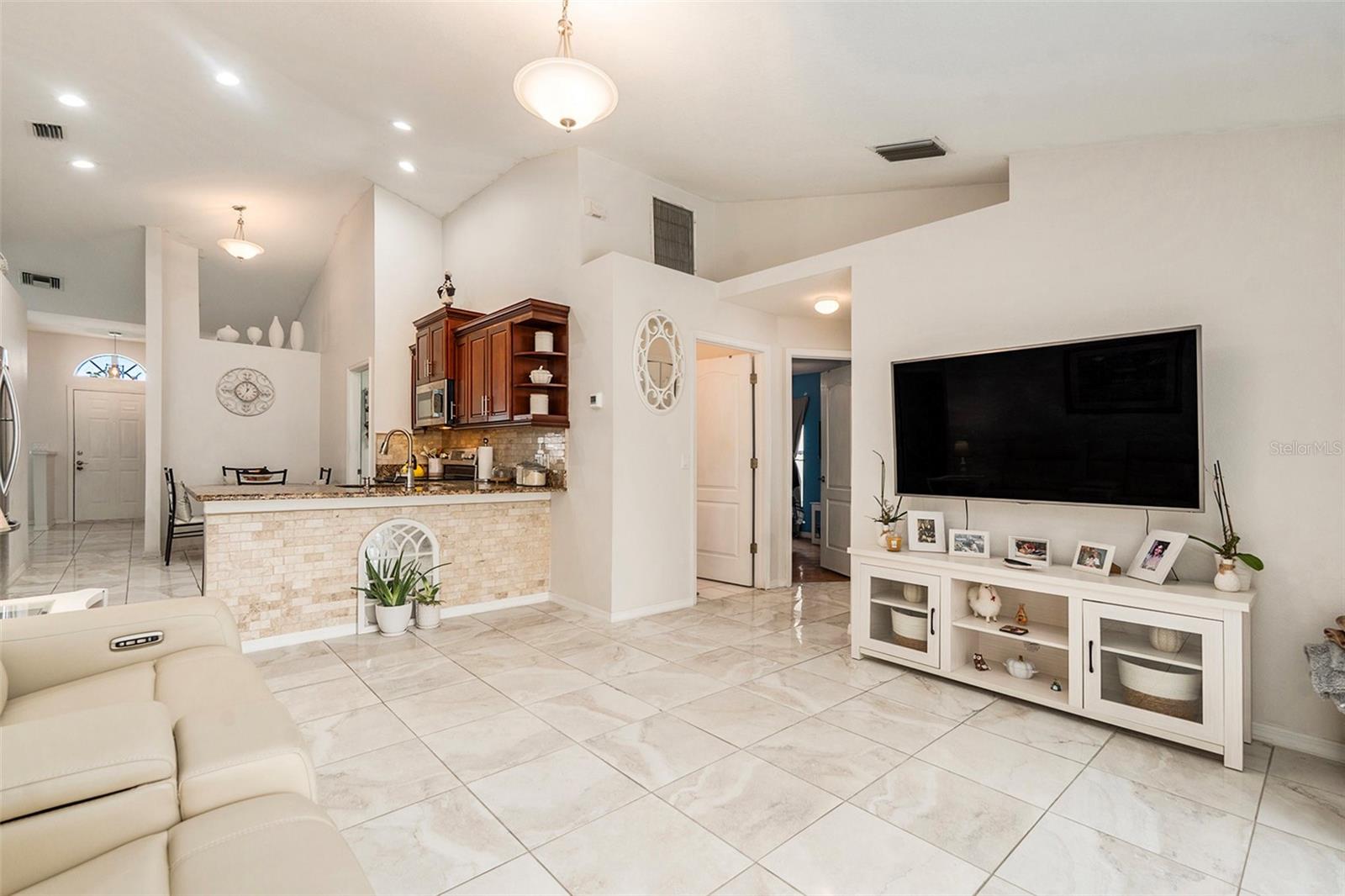 Image 14 of 31 For 4113 Savage Station Circle