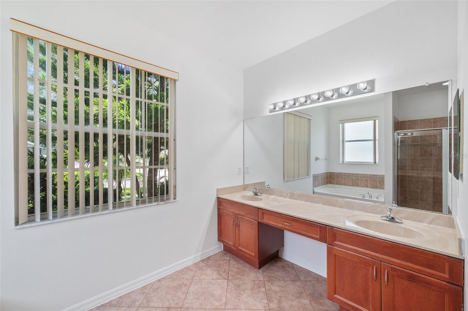 Image 12 of 44 For 11321 Laurel Brook Court