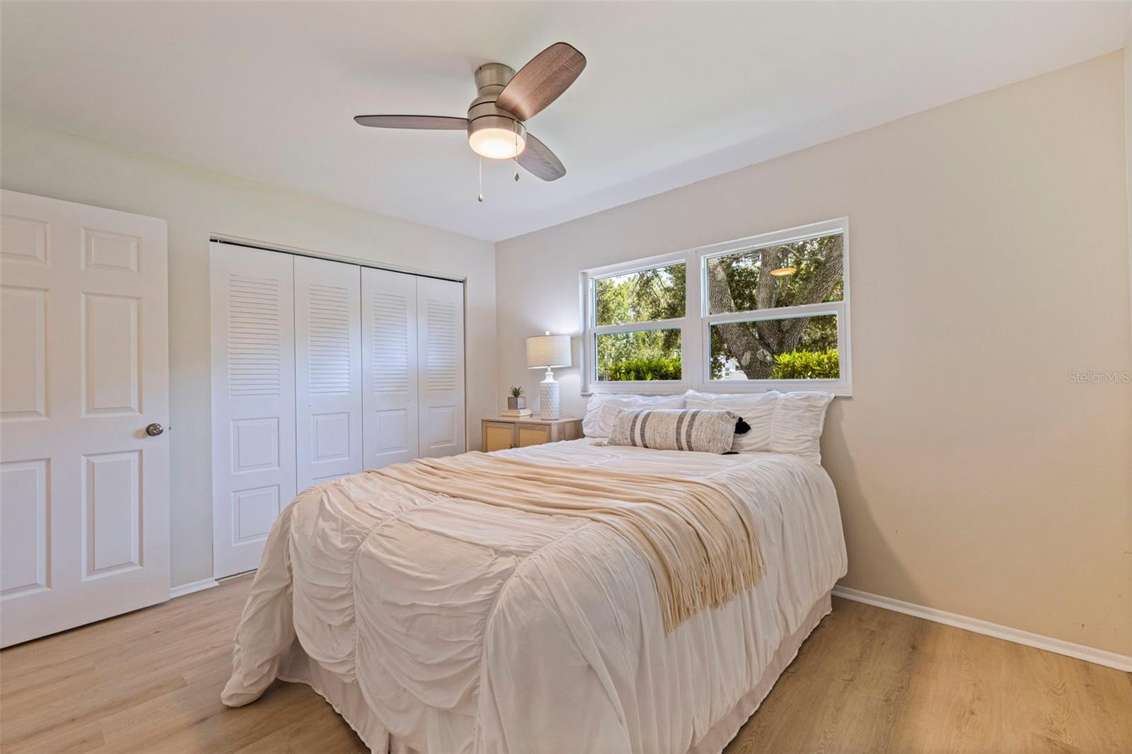 Image 24 of 42 For 1600 Amberlea Drive N