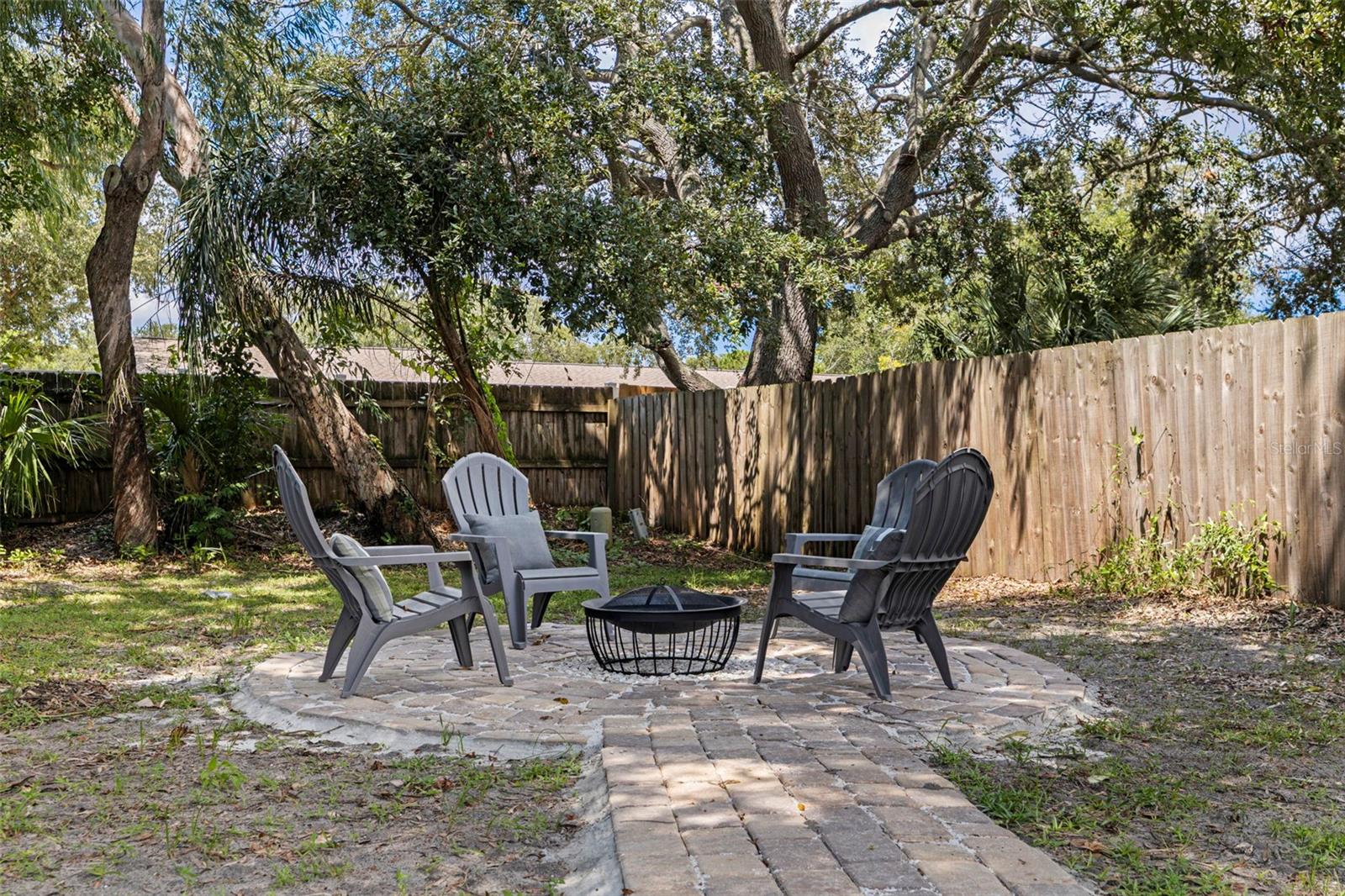 Image 29 of 42 For 1600 Amberlea Drive N