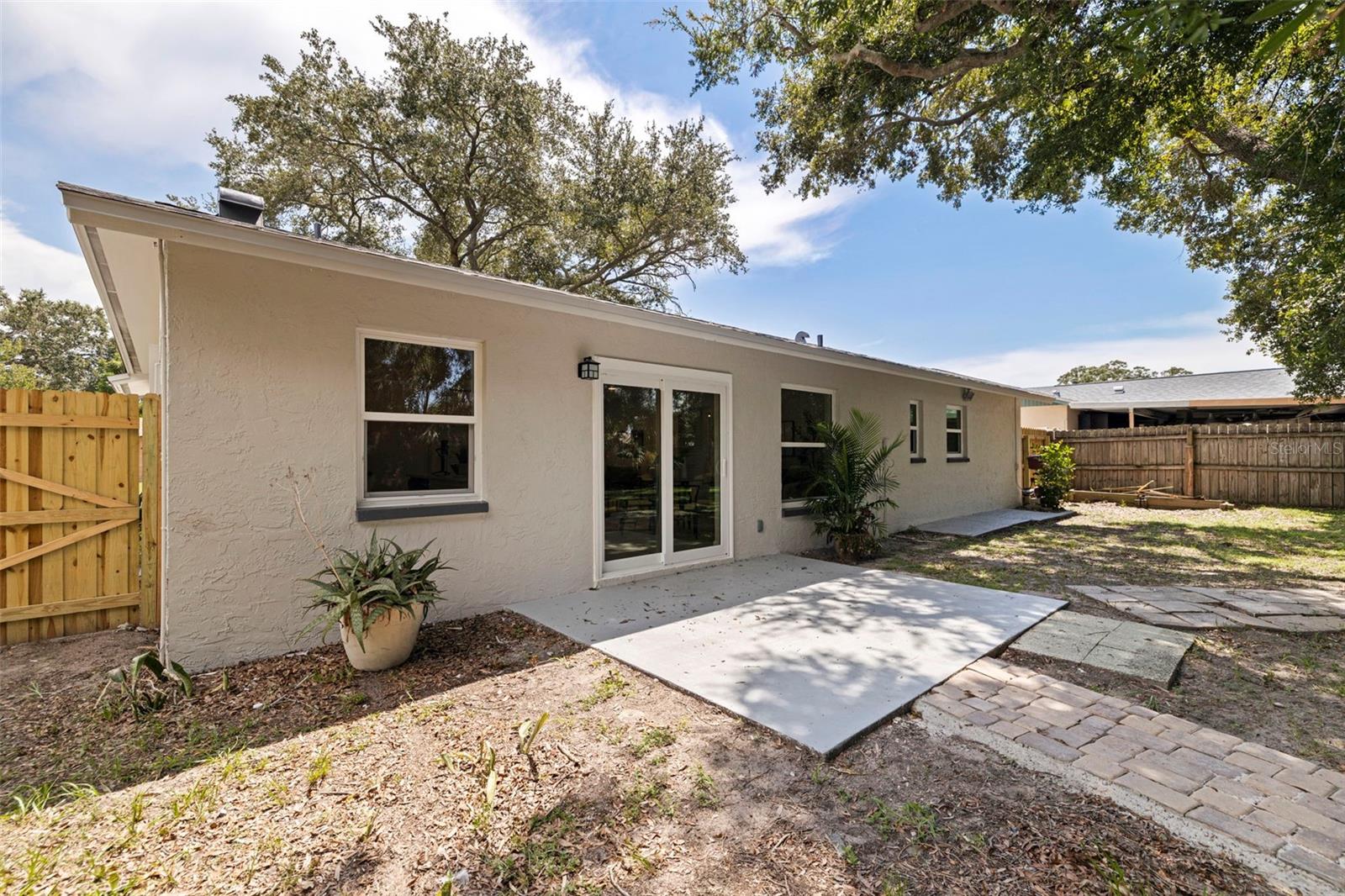 Image 30 of 42 For 1600 Amberlea Drive N