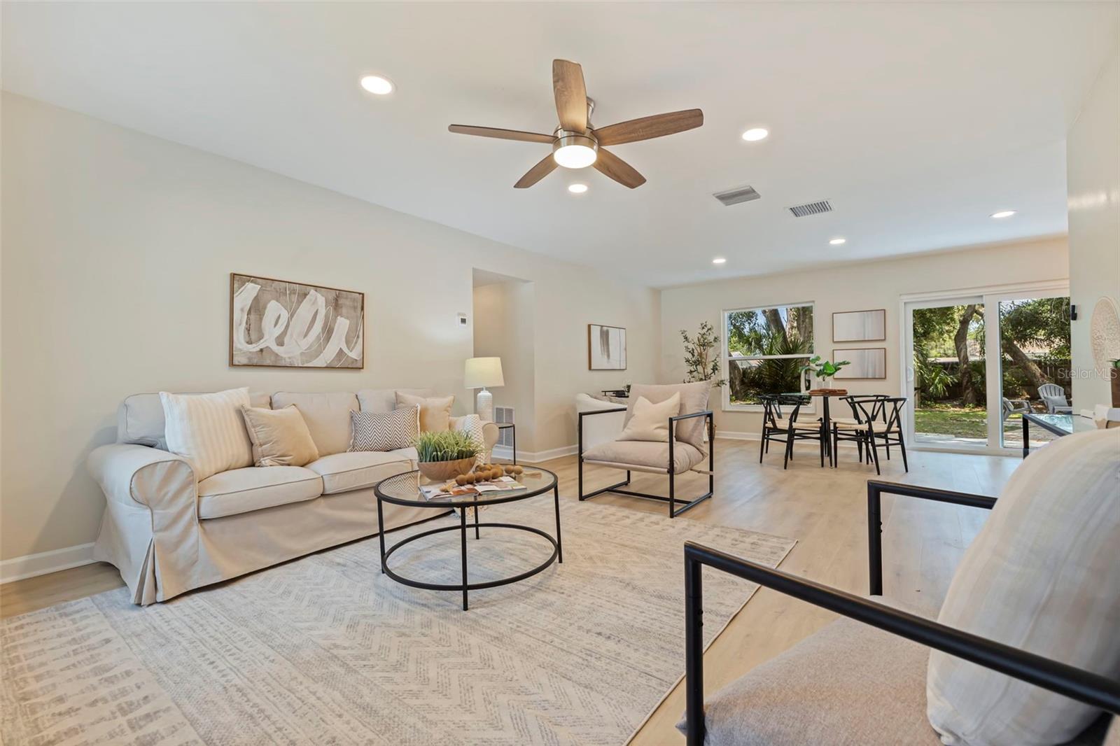 Image 4 of 42 For 1600 Amberlea Drive N