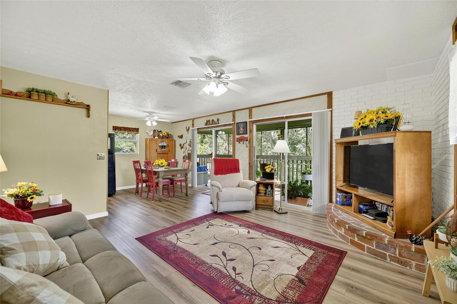 Image 13 of 39 For 205 Wendel Avenue