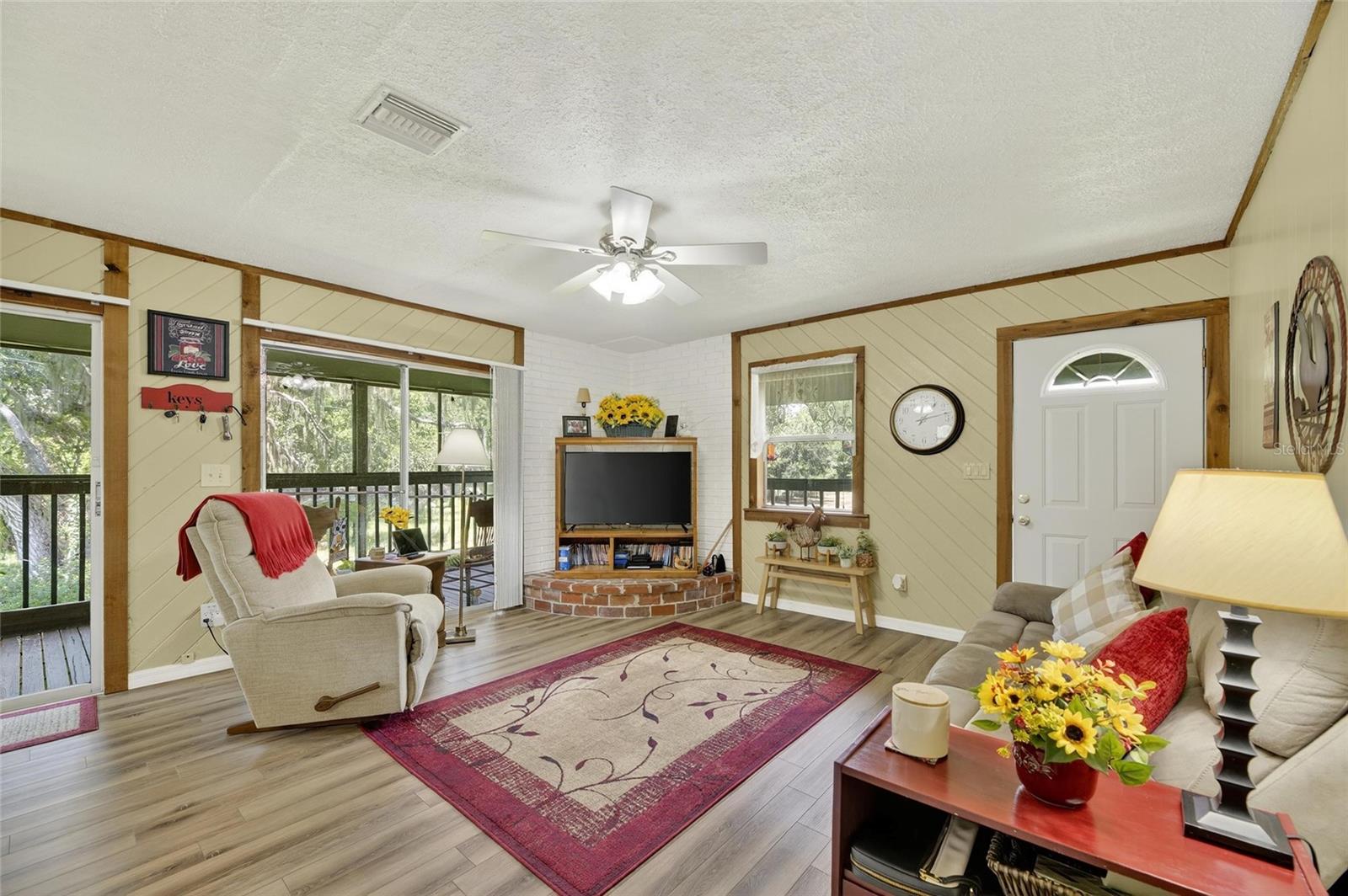 Image 16 of 39 For 205 Wendel Avenue