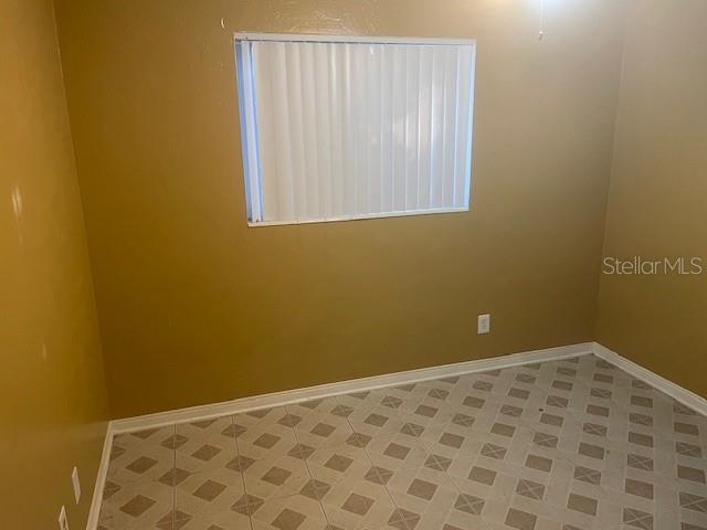 Image 6 of 14 For 5541 Lown Street N South