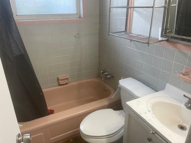 Image 9 of 14 For 5541 Lown Street N South
