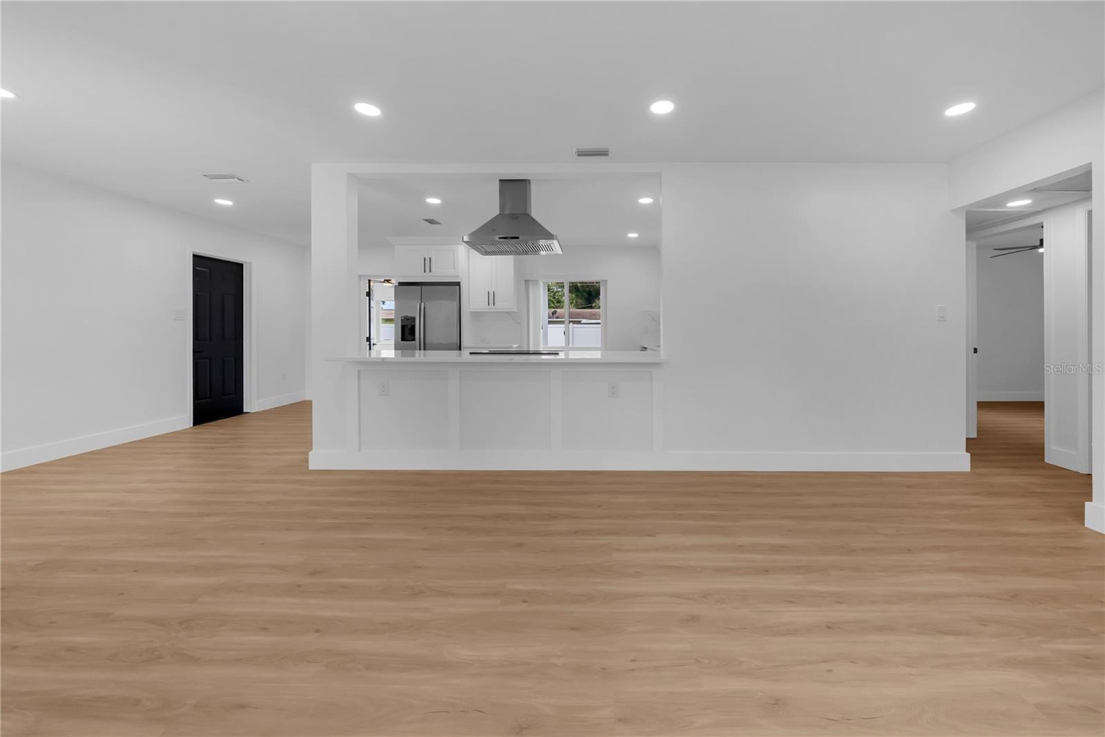 Listing photo id 10 for 4496 58 Street N