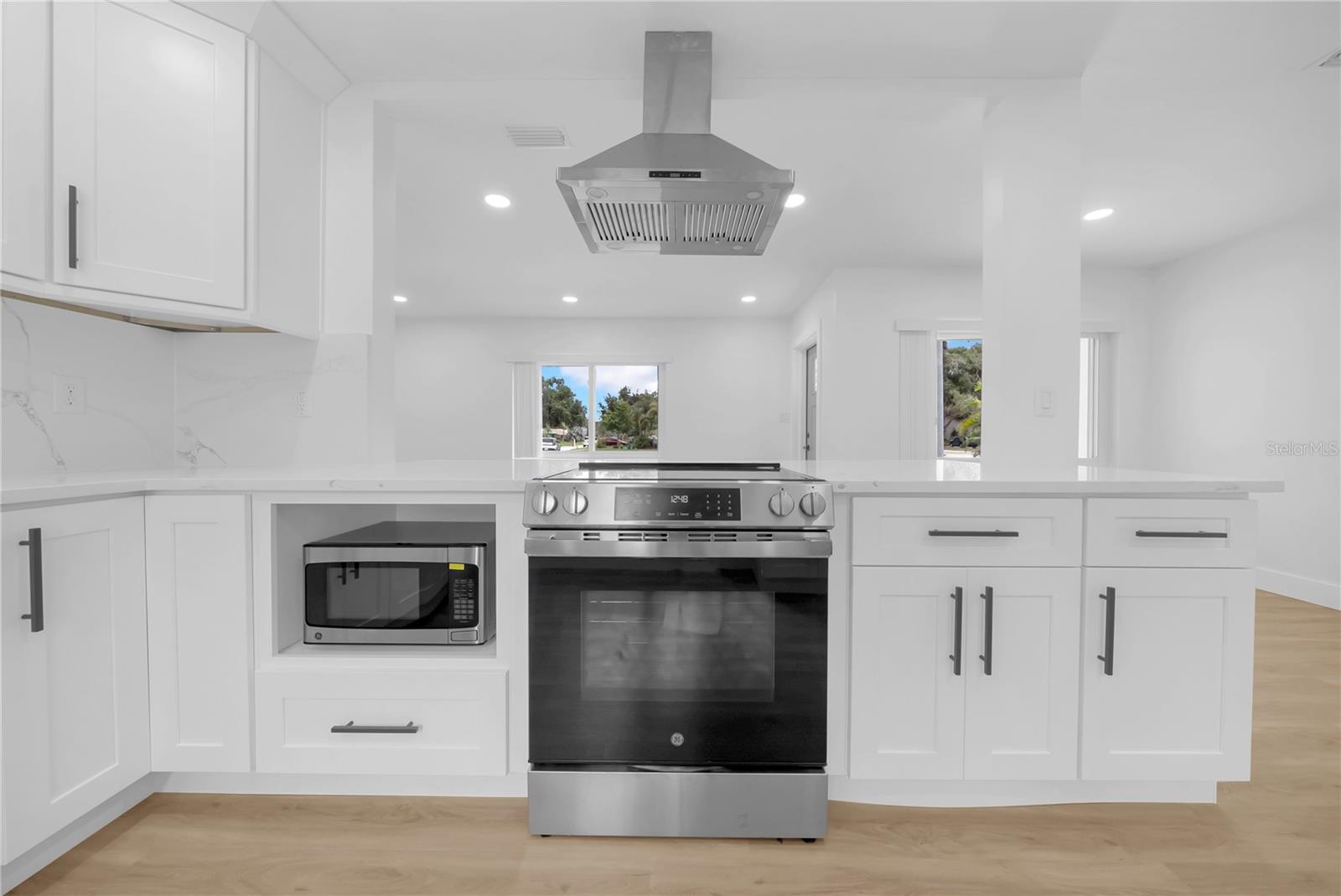 Listing photo id 16 for 4496 58 Street N