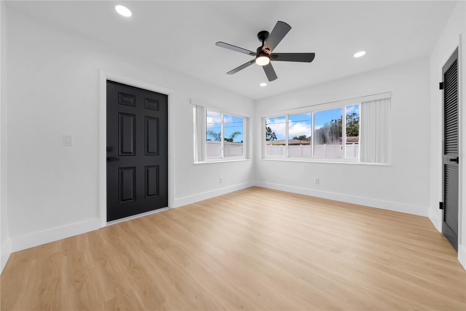 Listing photo id 19 for 4496 58 Street N