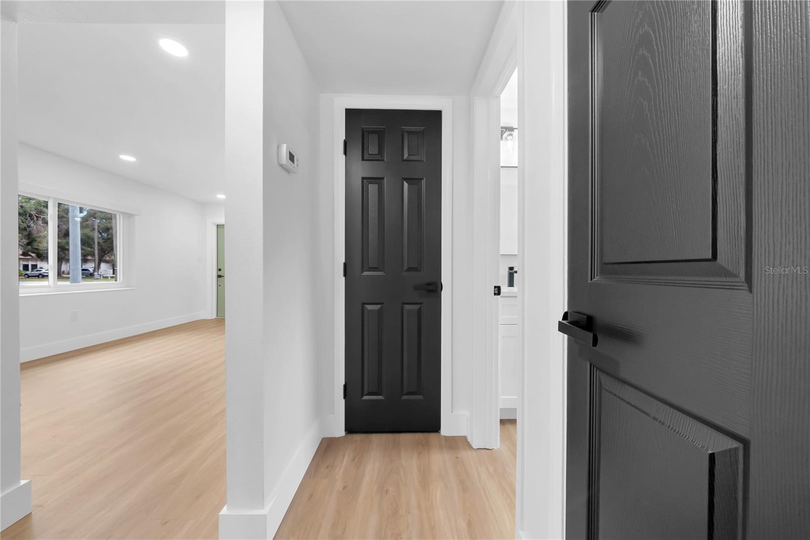Listing photo id 23 for 4496 58 Street N