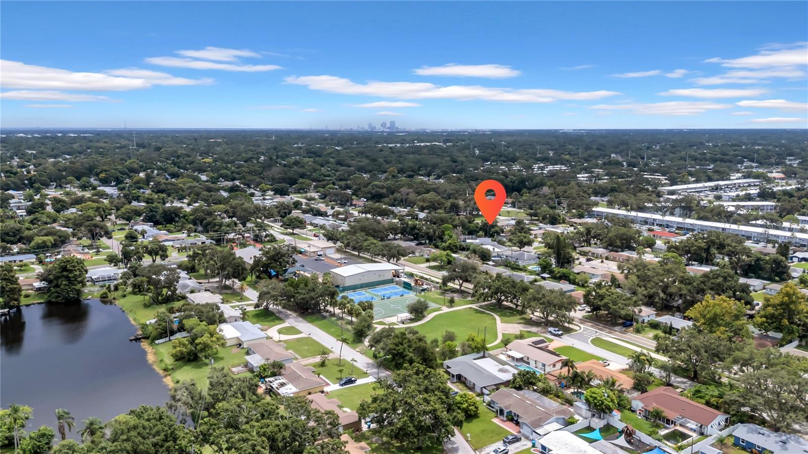 Listing photo id 37 for 4496 58 Street N