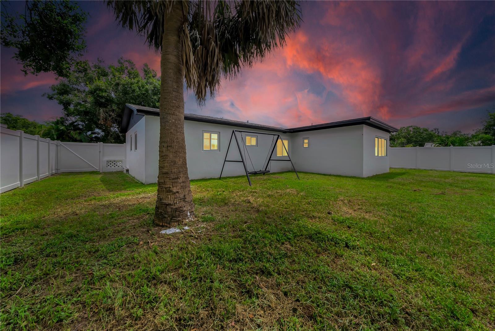 Listing photo id 41 for 4496 58 Street N