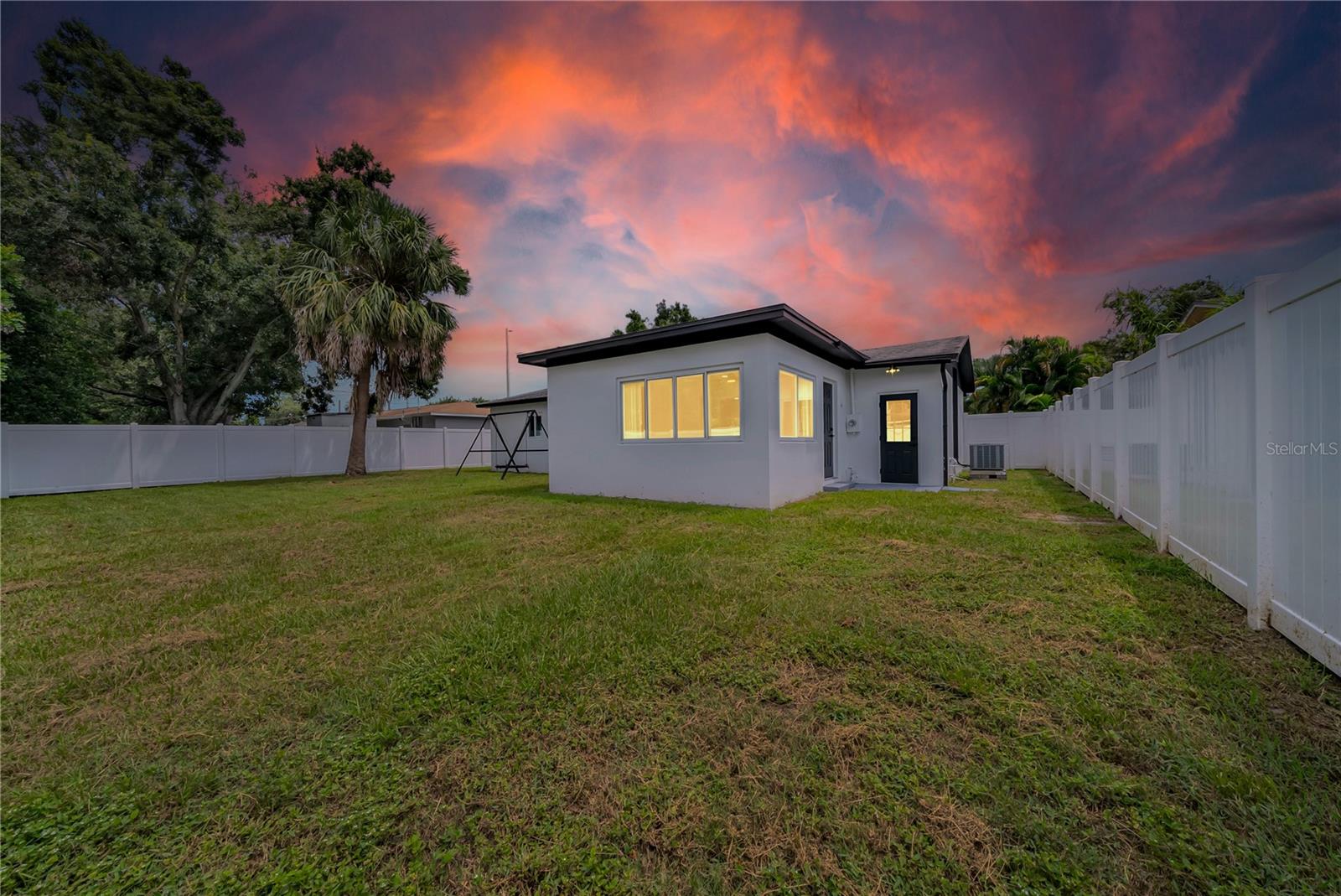 Listing photo id 45 for 4496 58 Street N