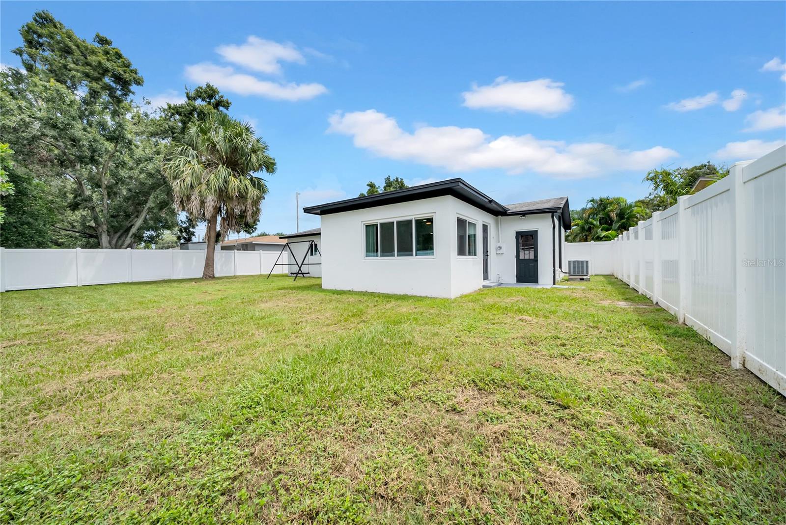 Listing photo id 46 for 4496 58 Street N