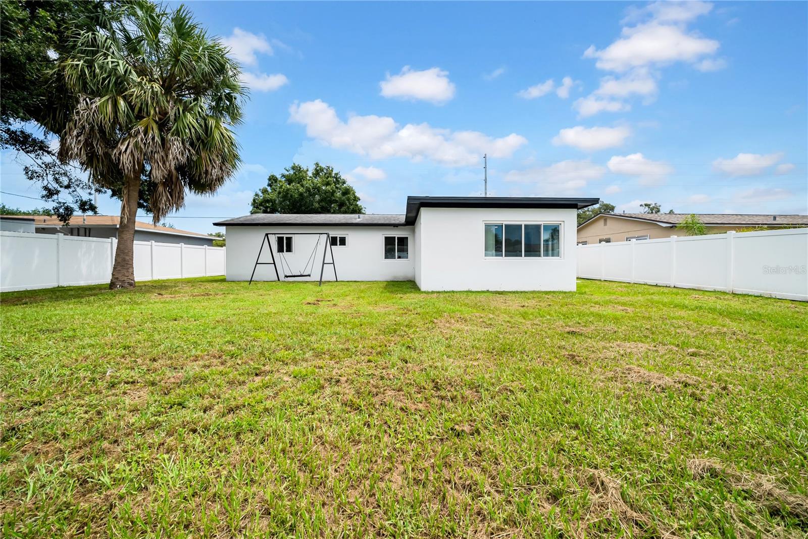 Listing photo id 52 for 4496 58 Street N