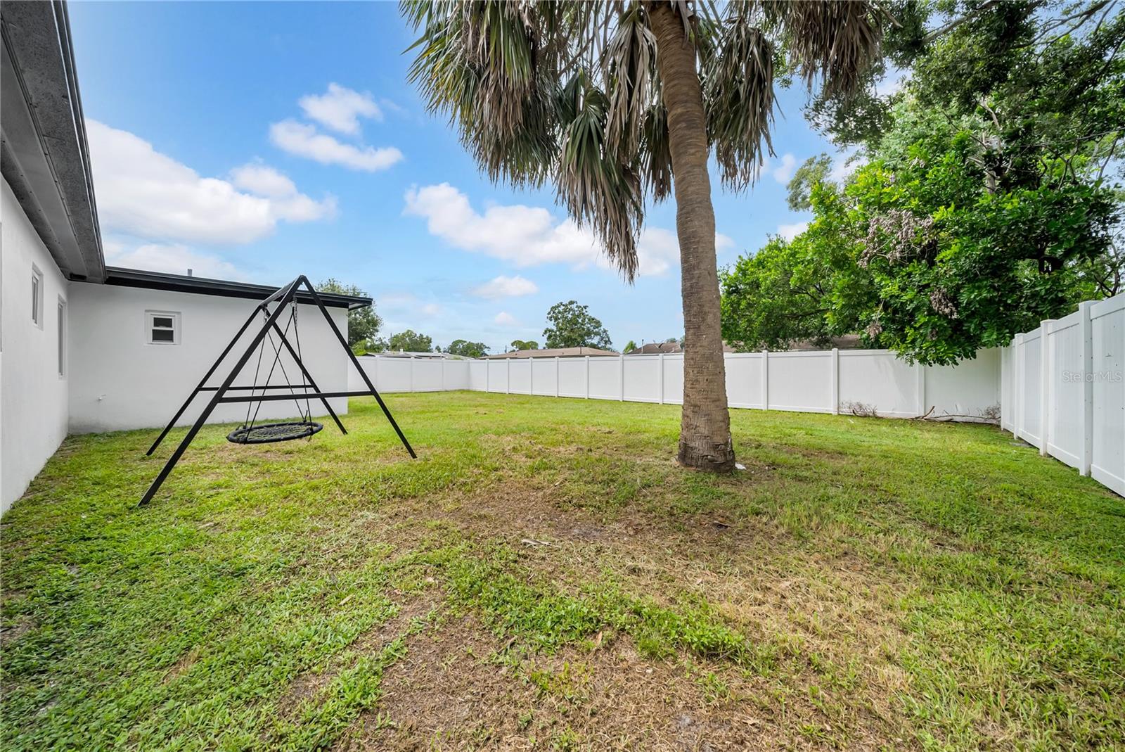 Listing photo id 54 for 4496 58 Street N
