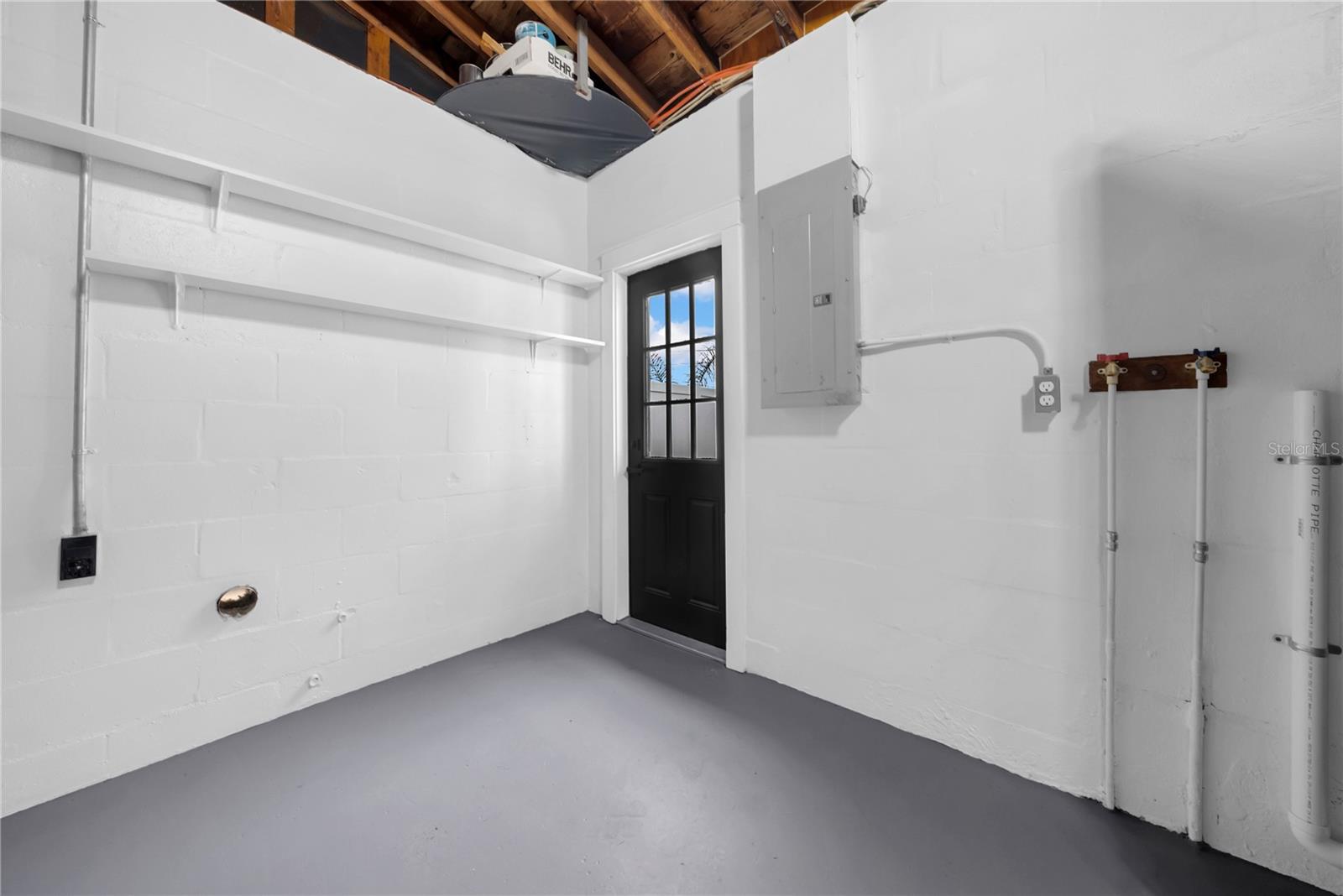 Listing photo id 59 for 4496 58 Street N