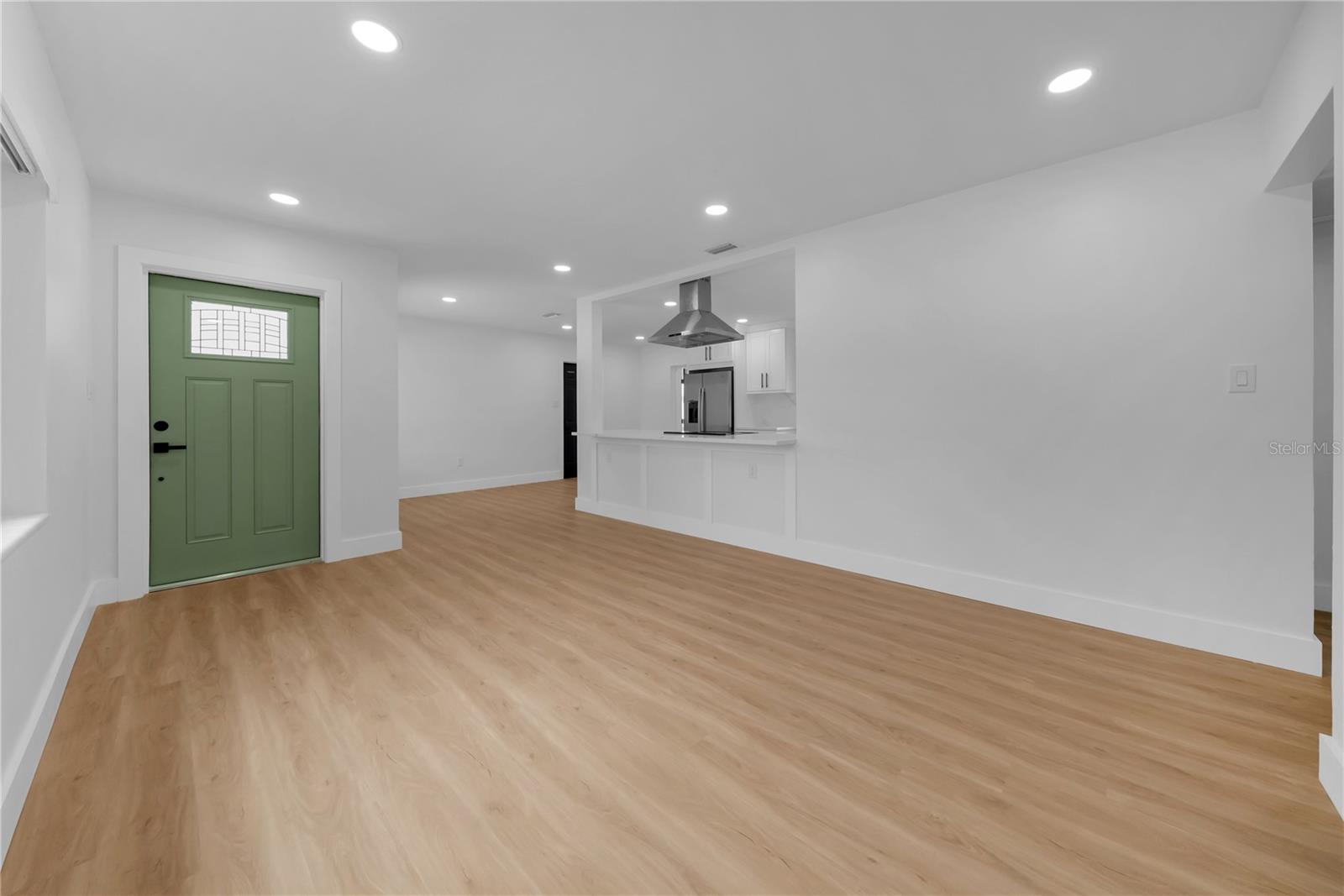 Listing photo id 7 for 4496 58 Street N