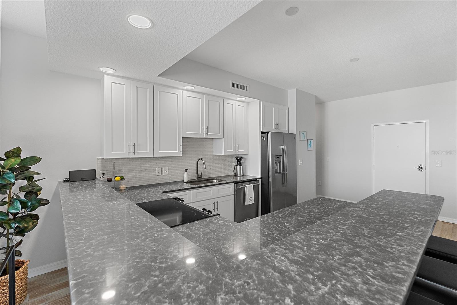 Image 10 of 45 For 226 5th Avenue N 901
