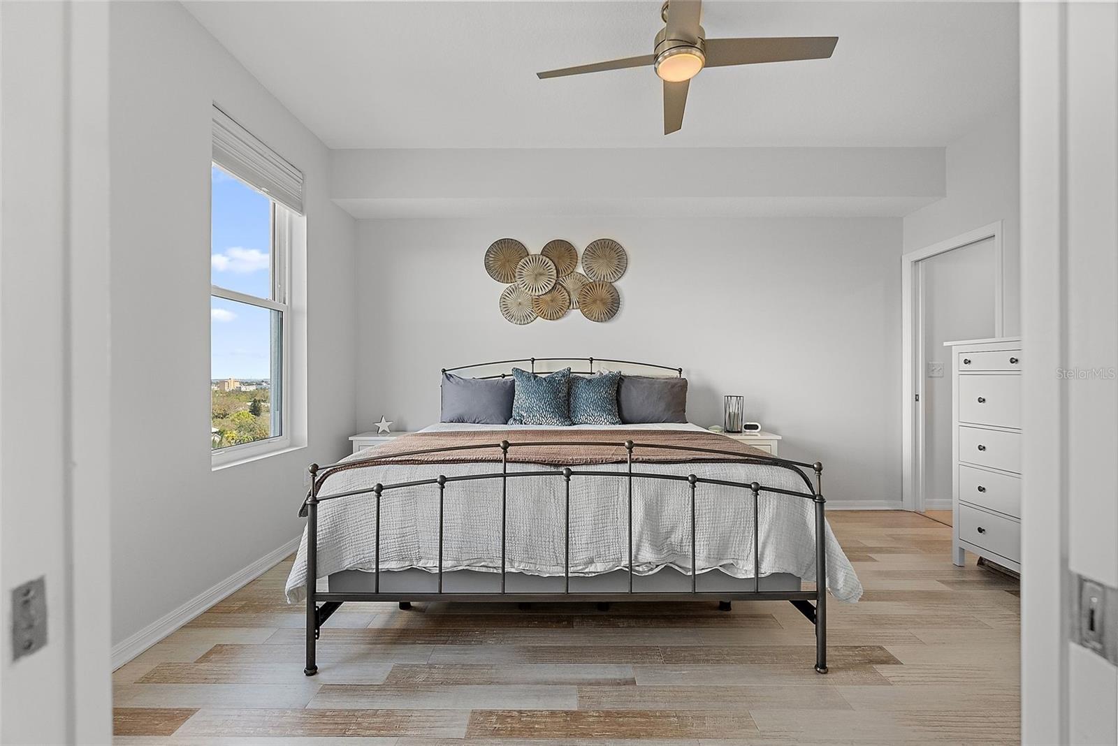 Image 18 of 45 For 226 5th Avenue N 901