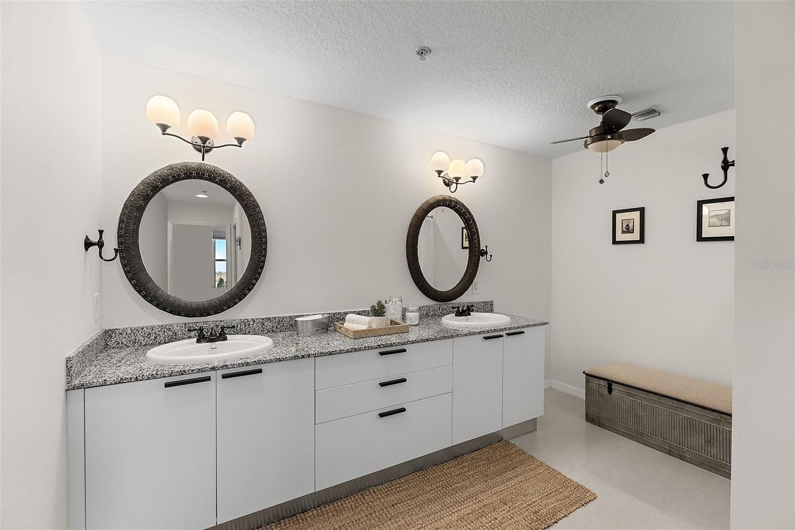Image 22 of 45 For 226 5th Avenue N 901
