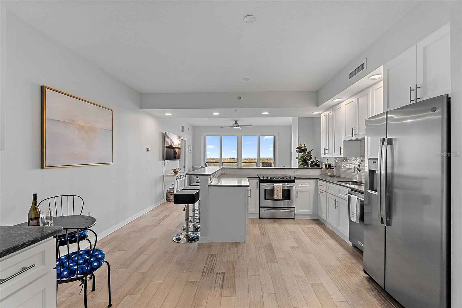Image 3 of 45 For 226 5th Avenue N 901