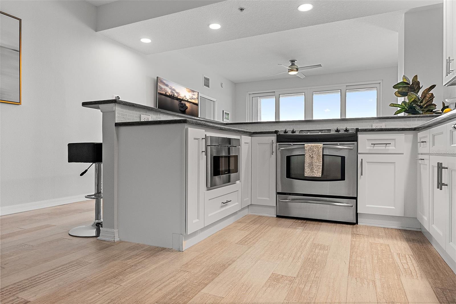 Image 5 of 45 For 226 5th Avenue N 901