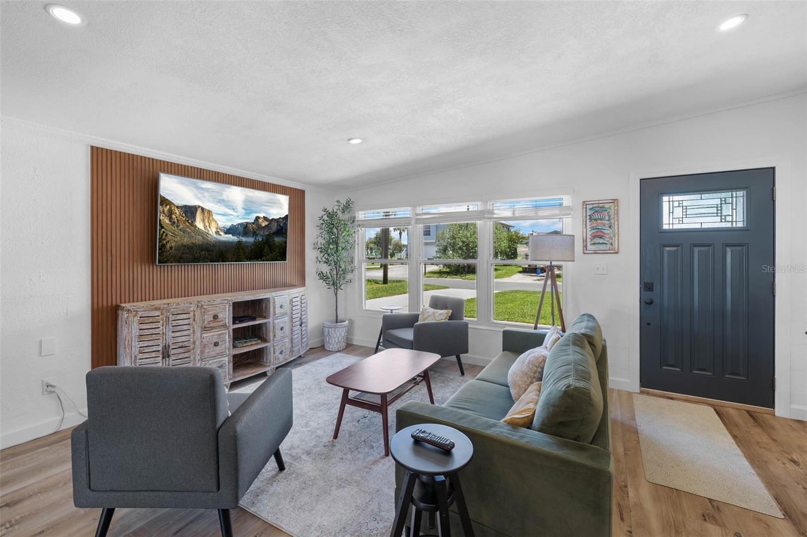 Image 10 of 36 For 4499 Neptune Drive