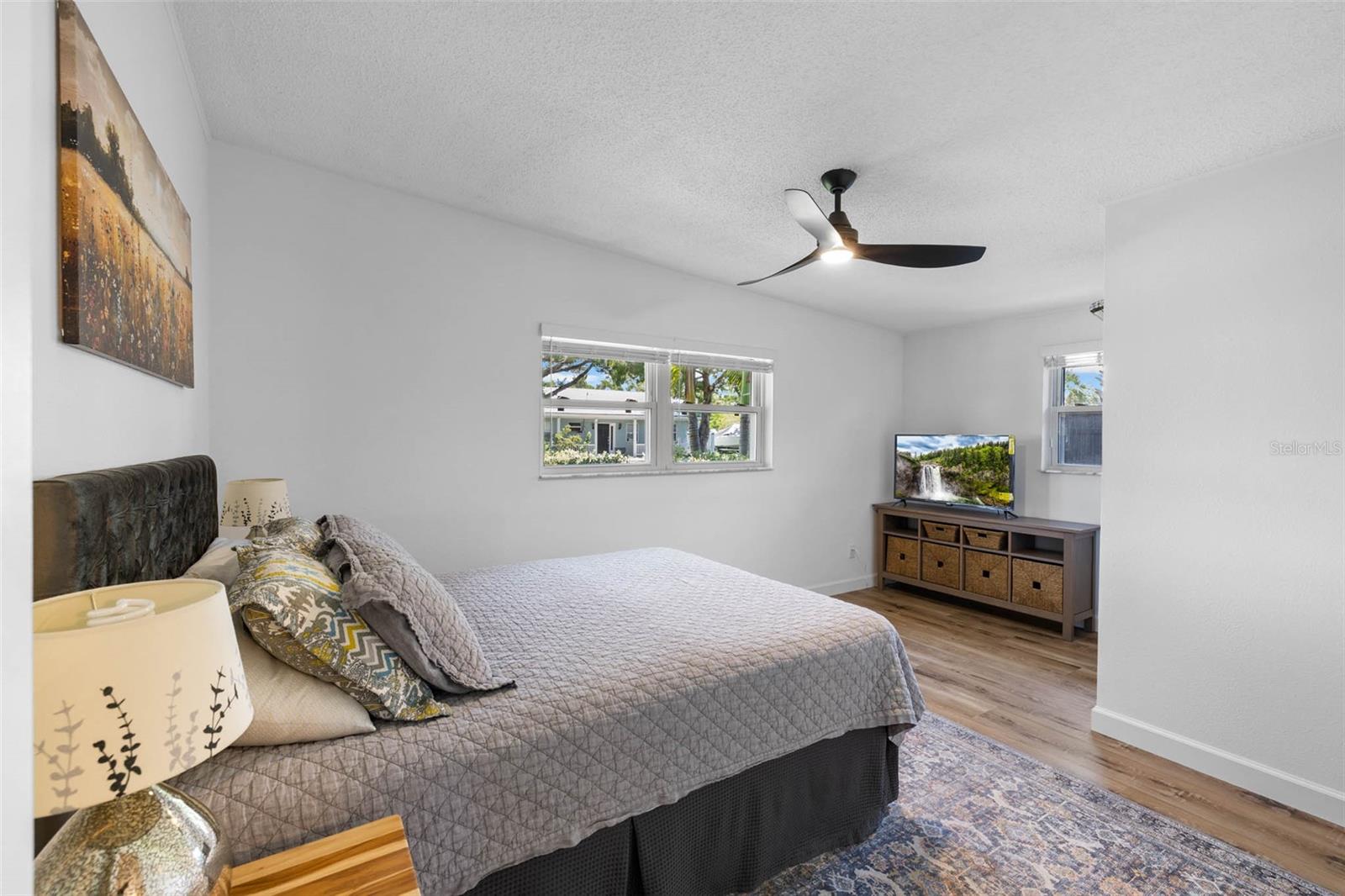 Image 21 of 36 For 4499 Neptune Drive